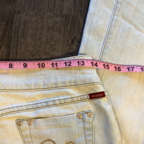 Light Wash Moto Jeans with wide bottoms - Picture 13 of 16